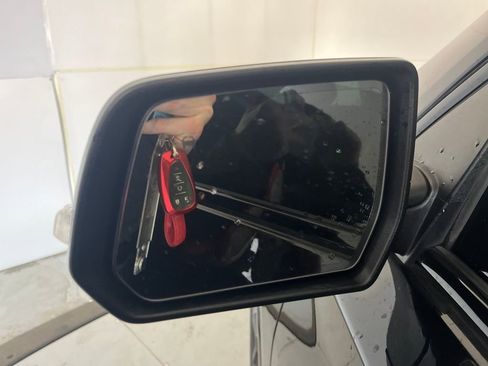 Used 2021 Chevrolet Traverse Premier w/ Redline Edition image 39