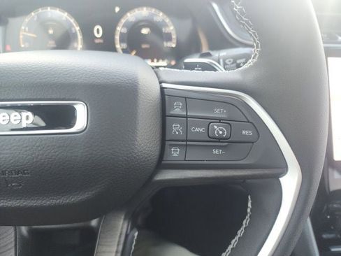 New 2025 Jeep Grand Cherokee Limited image 14