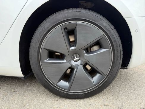 Used 2022 Tesla Model 3 Long Range image 12