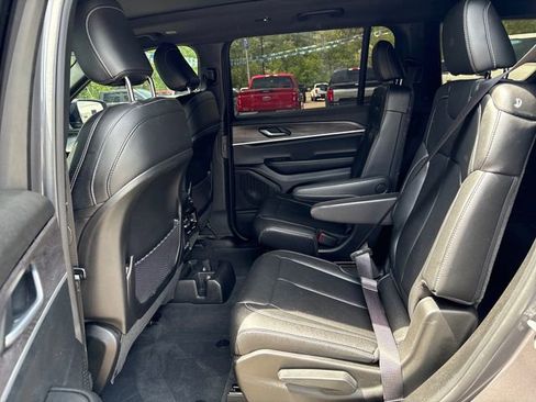 Used 2025 Jeep Grand Cherokee L Limited w/ Black Appearance Package AWD/4WD image 21