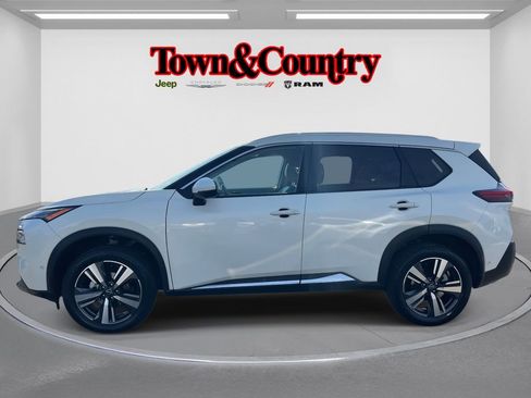 Used 2023 Nissan Rogue SL w/ SL Premium Package image 8