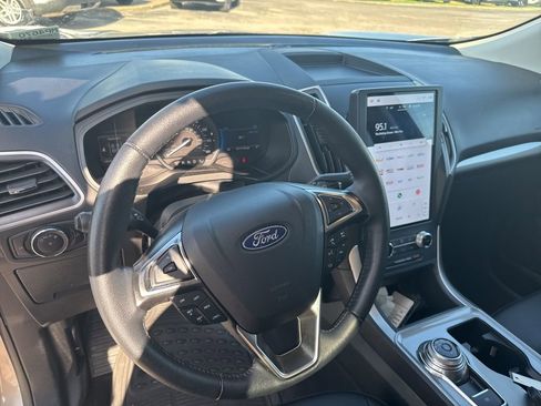 Used 2024 Ford Edge SEL image 28