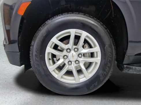 Used 2023 Chevrolet Suburban LT image 33