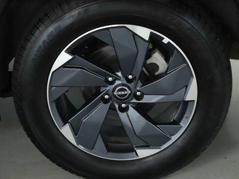 Certified 2025 Nissan Rogue SV FWD image 37
