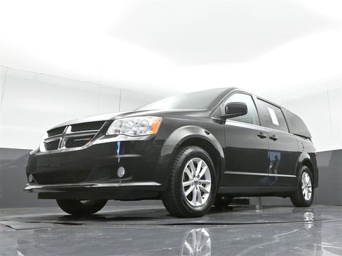 Used 2019 Dodge Grand Caravan SXT FWD image 30