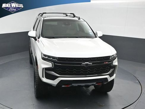 Used 2023 Chevrolet Tahoe Z71 w/ Luxury Package AWD/4WD image 10