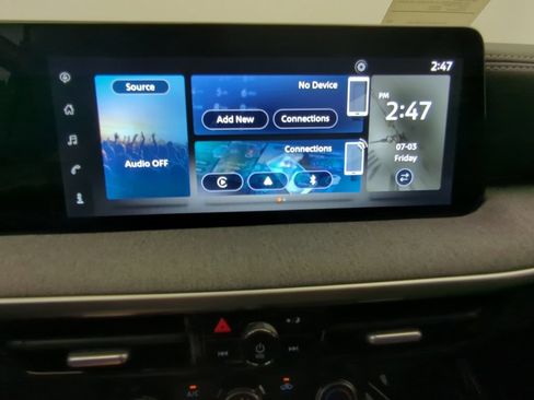 Certified 2025 Nissan Kicks SV FWD image 15