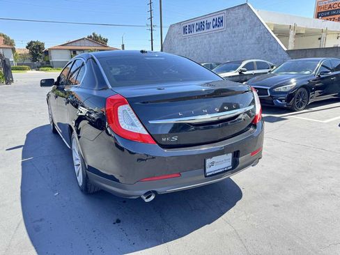 Used 2015 Lincoln MKS FWD image 2