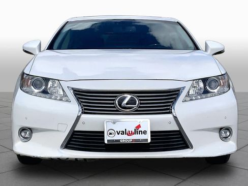 Used 2014 Lexus ES 350 w/ Luxury Package FWD image 4