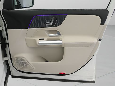 Certified 2025 Mercedes-Benz GLA 250 image 21