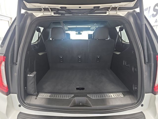 Used 2021 GMC Yukon XL AT4 w/ AT4 Premium Plus Package AWD/4WD image 22