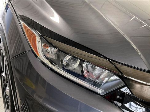 Used 2021 Honda HR-V Sport image 32