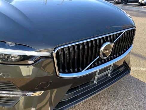Used 2022 Volvo XC60 B5 Momentum w/ Protection Package Premier image 30