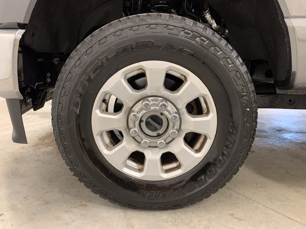 Used 2023 Ford F350 XLT w/ FX4 Off-Road Package AWD/4WD image 2