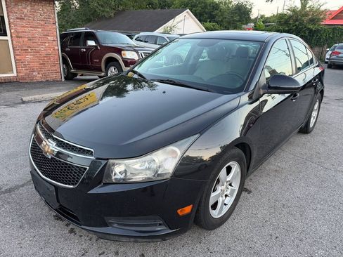Used 2014 Chevrolet Cruze LT FWD image 2