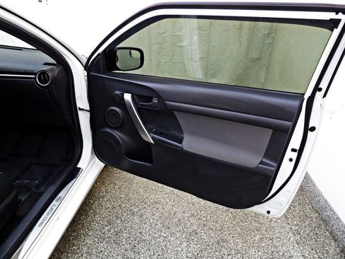 Used 2014 Scion tC FWD image 10
