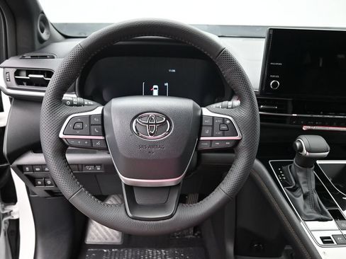 Certified 2026 Toyota Sienna Platinum AWD/4WD image 17