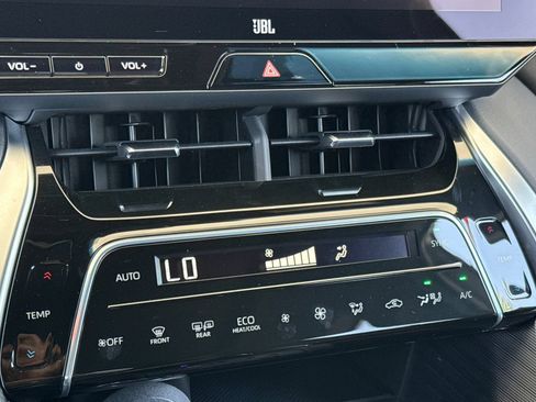 Certified 2024 Toyota Venza Limited AWD/4WD image 26