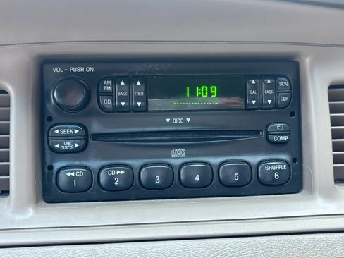 Used 2005 Mercury Grand Marquis GS image 30