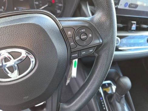 Used 2023 Toyota Corolla LE image 19