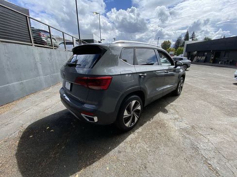 Used 2024 Volkswagen Taos SE AWD/4WD image 6