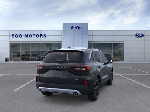 New 2024 Ford Escape SE image 8