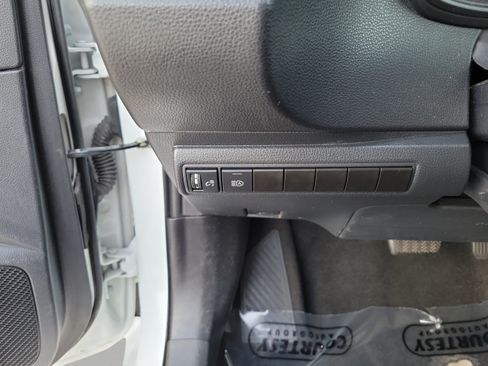 Used 2022 Toyota Corolla LE FWD image 26