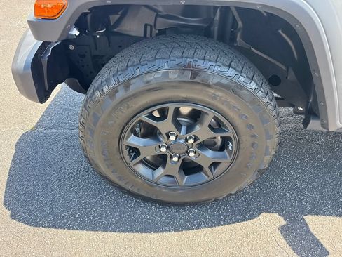 Used 2021 Jeep Wrangler Sport AWD/4WD image 12