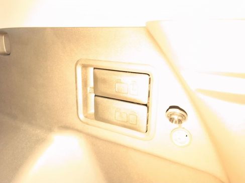 Used 2024 GMC Terrain SLT w/ Infotainment Package II image 11