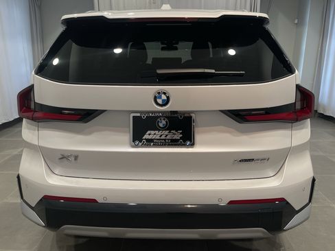 Used 2025 BMW X1 xDrive28i w/ Technology Package image 5