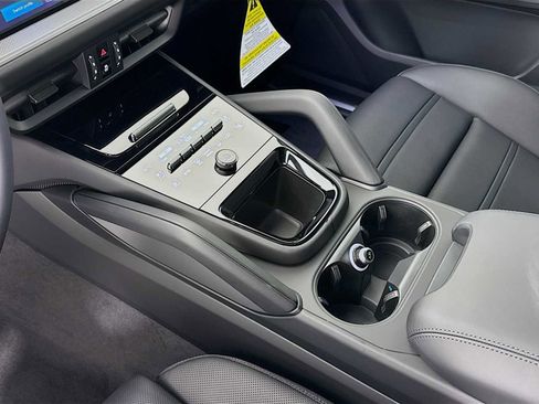 New 2026 Porsche Cayenne image 19