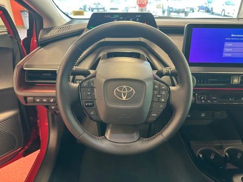 Used 2025 Toyota Prius Plug-In Hybrid FWD image 18