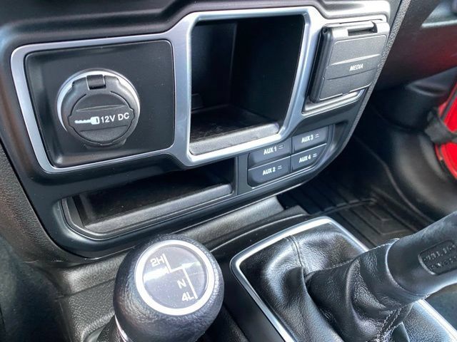 Used 2024 Jeep Wrangler Sport AWD/4WD image 17