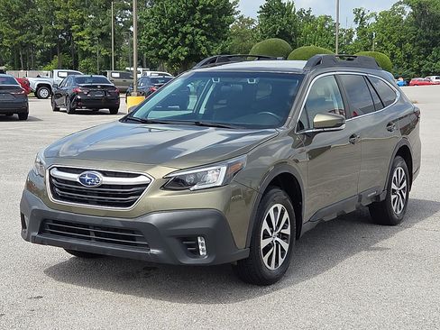 Used 2020 Subaru Outback Premium AWD/4WD image 2