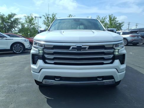 Used 2023 Chevrolet Silverado 1500 High Country AWD/4WD image 2