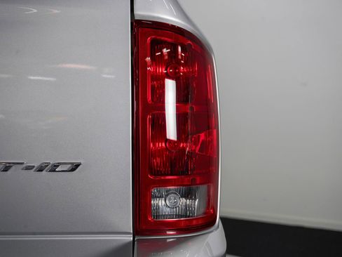 Used 2005 Dodge Ram 1500 Truck 2WD Regular Cab image 23