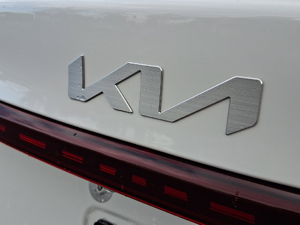 Used 2024 Kia Forte LXS w/ LXS Technology Package FWD image 30