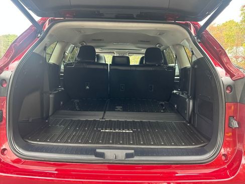 Used 2022 Toyota Highlander XLE image 20