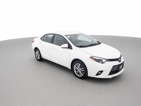 Used 2015 Toyota Corolla LE FWD image 3