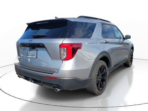 Used 2024 Ford Explorer ST-Line w/ Class IV Trailer Tow Package RWD image 4