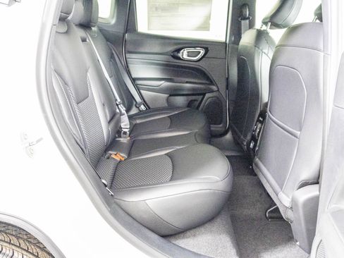 New 2026 Jeep Compass Latitude image 37