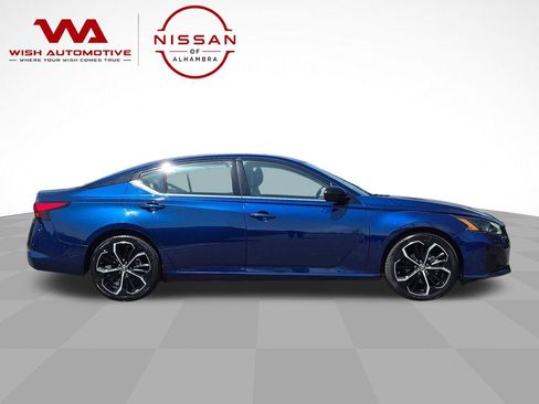 Certified 2024 Nissan Altima 2.5 SR FWD image 4