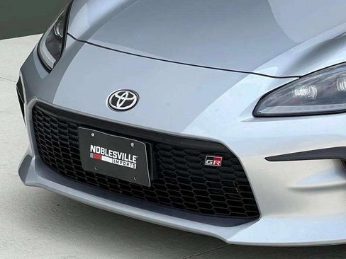 Used 2023 Toyota GR86 Premium RWD image 31