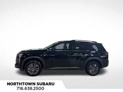 Used 2025 Nissan Pathfinder SV image 10