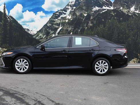 Used 2023 Toyota Camry LE image 7