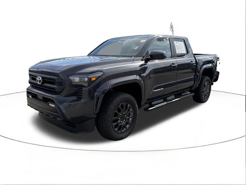 Used 2025 Toyota Tacoma SR5 image 7