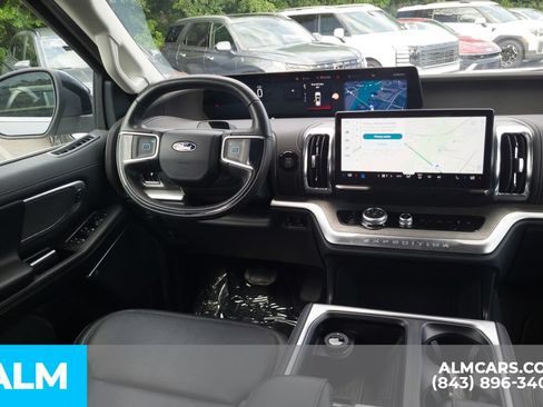Used 2025 Ford Expedition Platinum AWD/4WD image 22