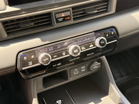 Used 2023 Honda Pilot Elite image 24