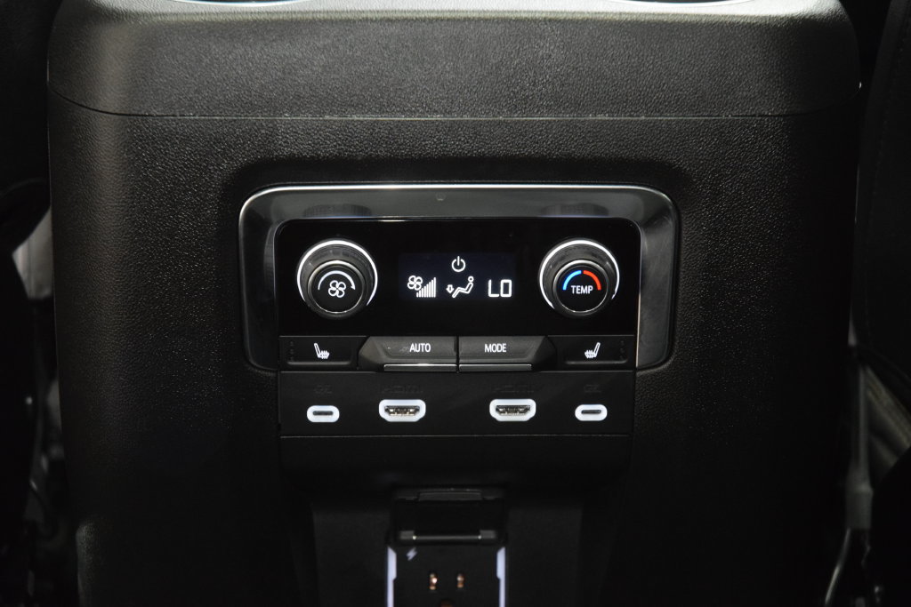 Used 2024 Chevrolet Suburban High Country AWD/4WD image 45