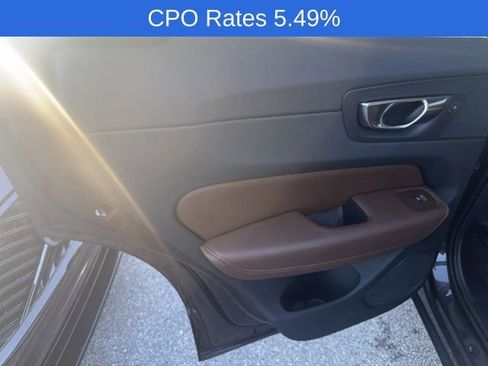 Certified 2023 Volvo XC60 B5 Plus w/ Climate Package AWD/4WD image 17
